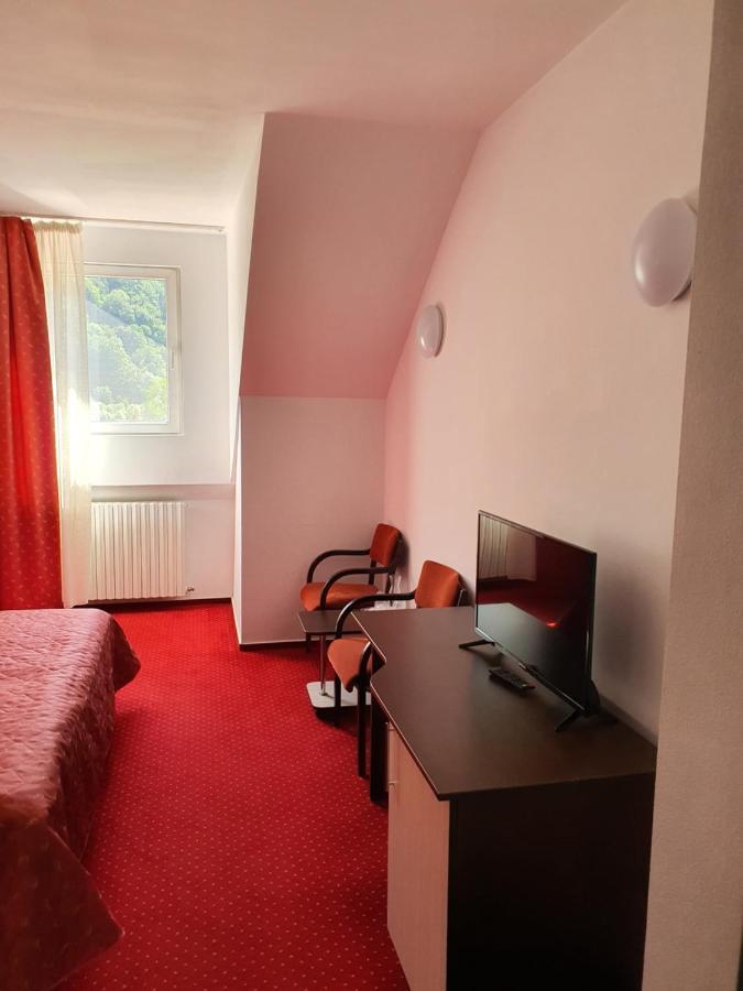 Hotel Cristal-Stadion Sinaia Cameră foto