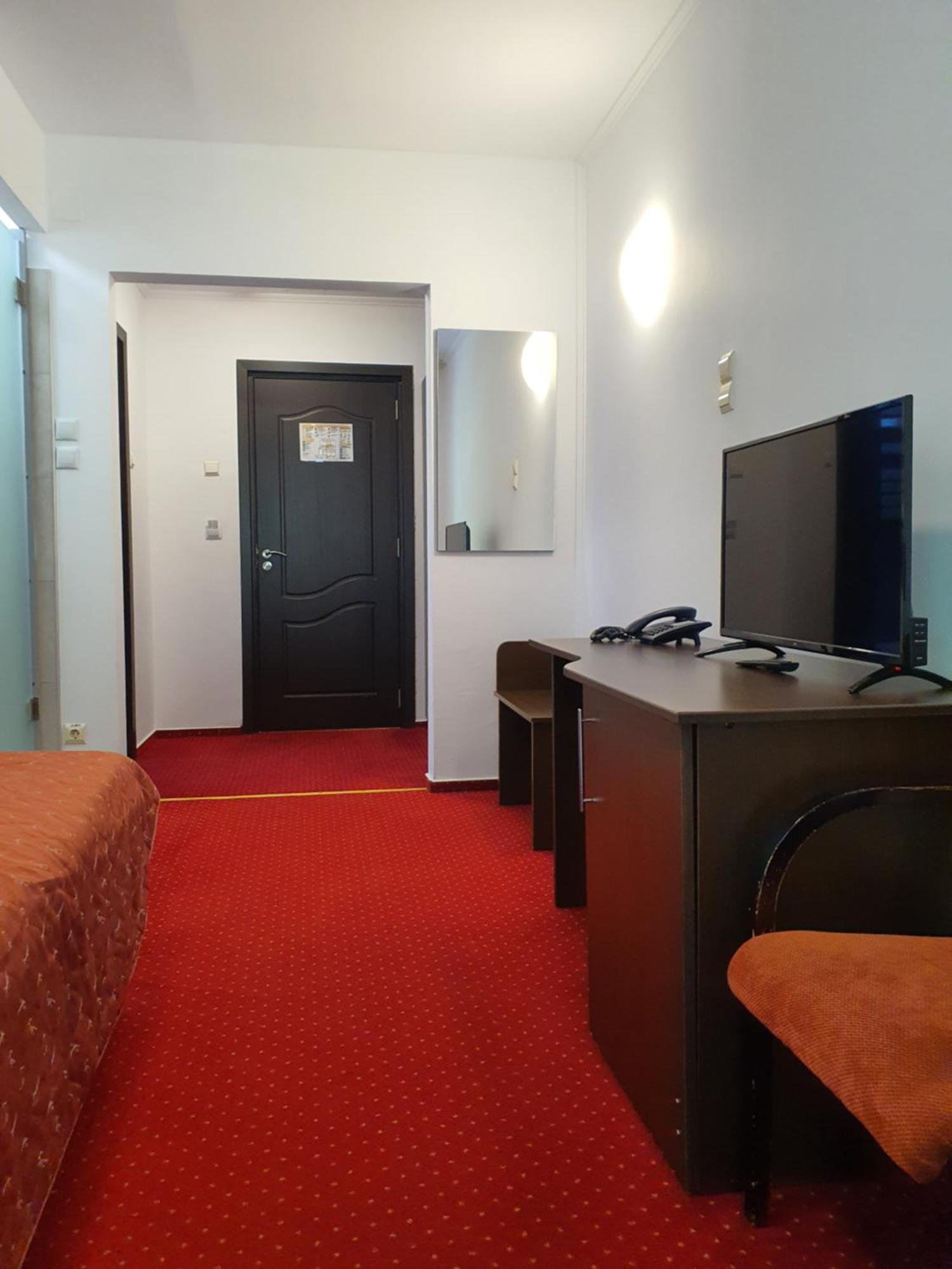 Hotel Cristal-Stadion Sinaia Cameră foto