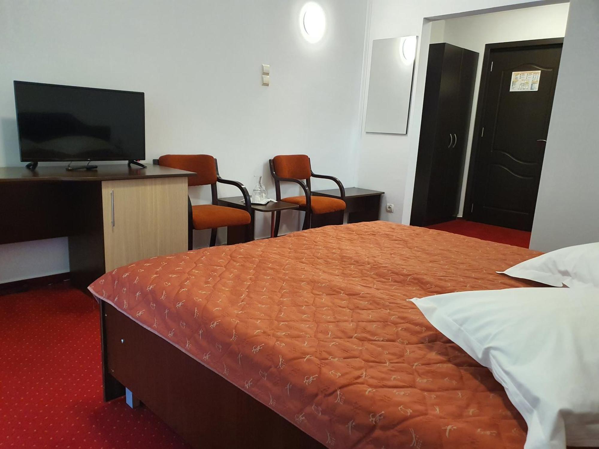 Hotel Cristal-Stadion Sinaia Cameră foto